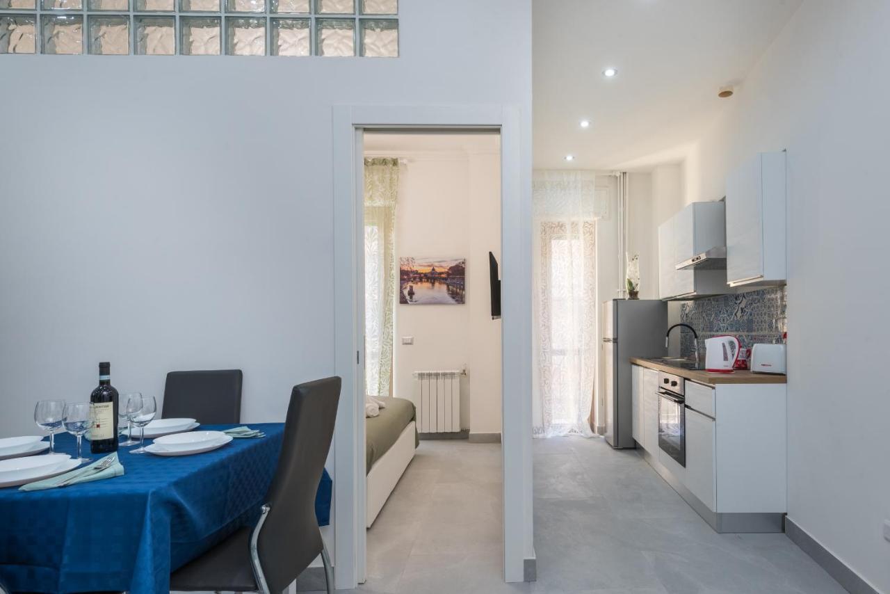 Vatican Home With Balcony ローマ エクステリア 写真