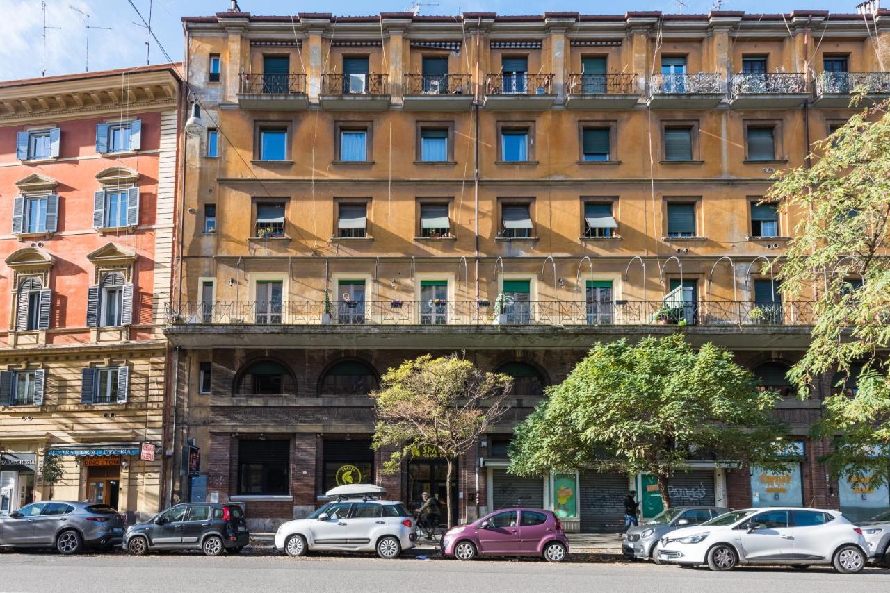 Vatican Home With Balcony ローマ エクステリア 写真