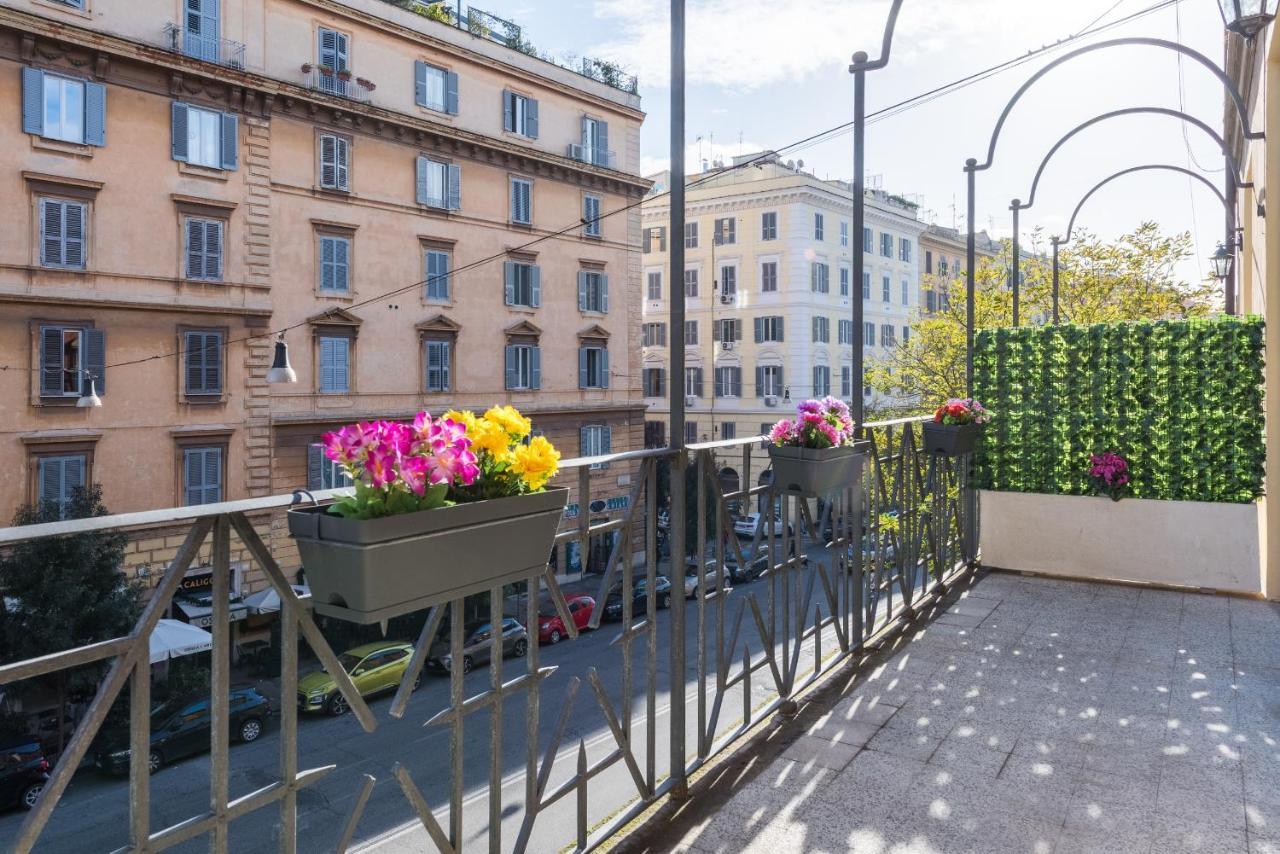 Vatican Home With Balcony ローマ エクステリア 写真