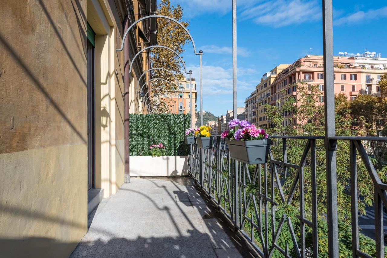 Vatican Home With Balcony ローマ エクステリア 写真